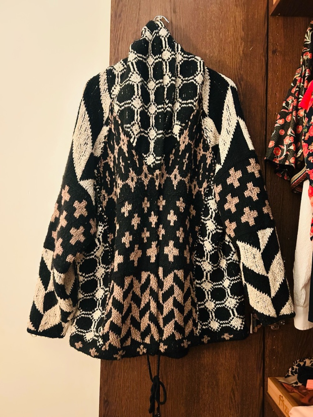 Free People Black and Cream Patterned Hooded Women’s Sweater
